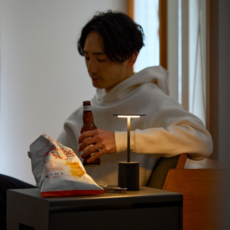“読書はベッド派”のあなたに。読書がはかどる読書灯のススメ｜暗い寝室でも快適に読書ができる、おすすめライトを