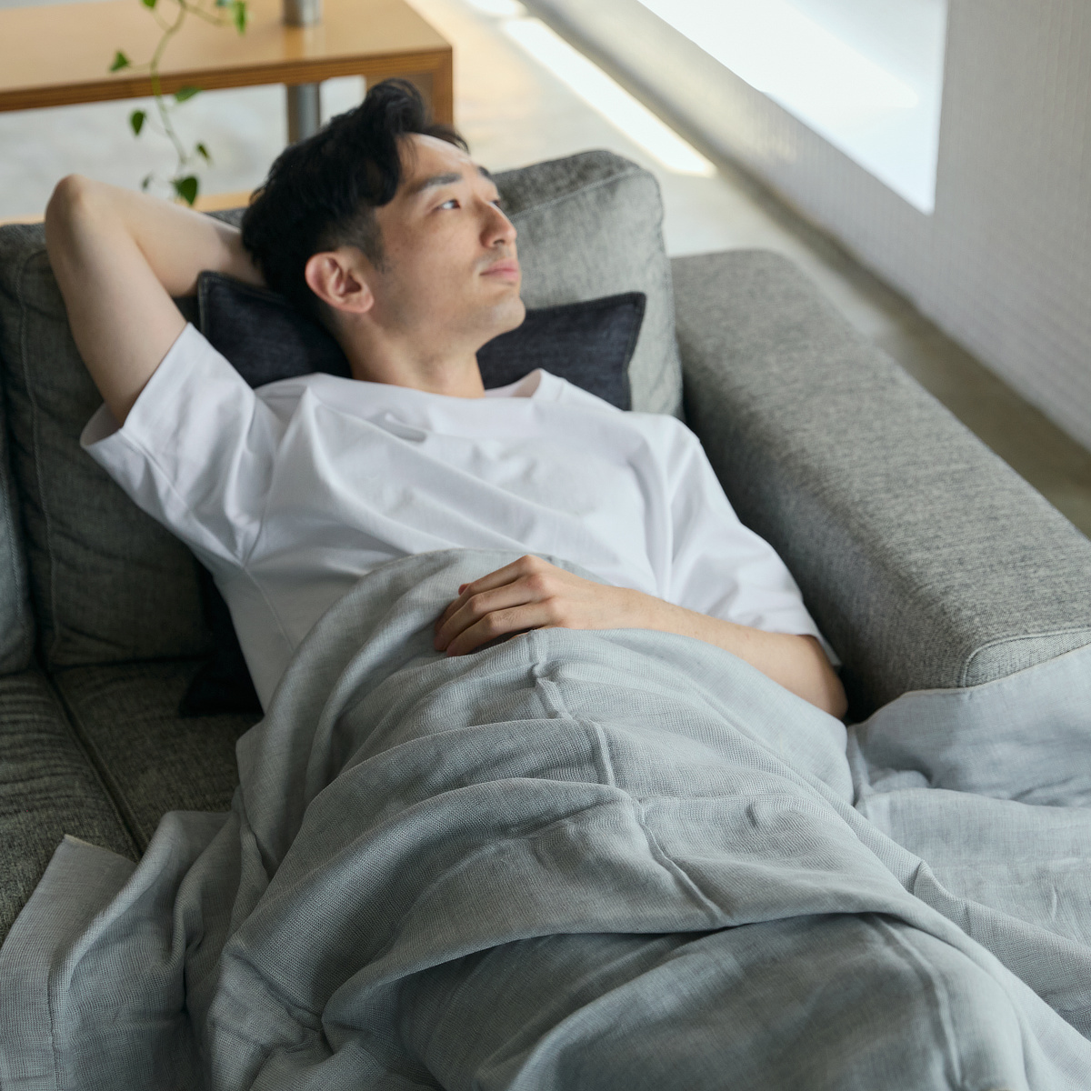 CHILLケット”が、昼寝の誘惑 やわらかガーゼとさらさらワッフルで両面