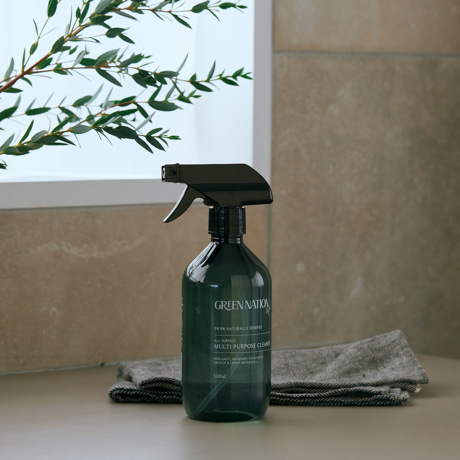 ウッド系ルームフレグランスで、部屋を心地よい香りに｜キャンドル、ミストなど、さまざまなタイプをご紹介