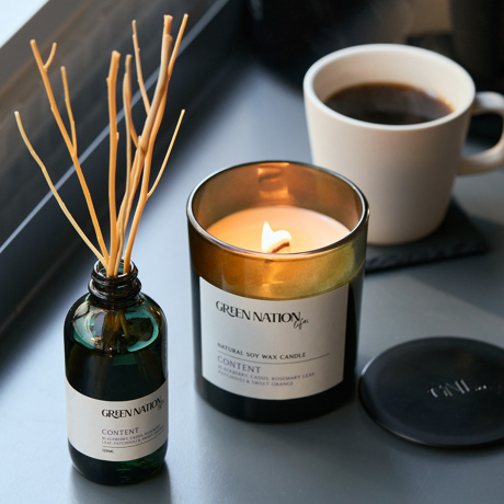 ウッド系ルームフレグランスで、部屋を心地よい香りに｜キャンドル、ミストなど、さまざまなタイプをご紹介