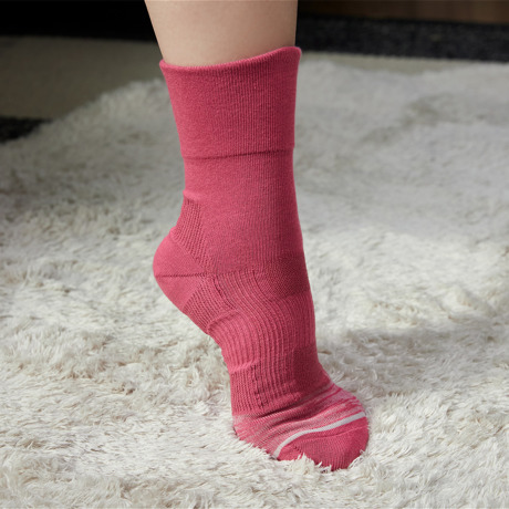 立ちっぱ族を救ったのは、工場靴下だった！ 