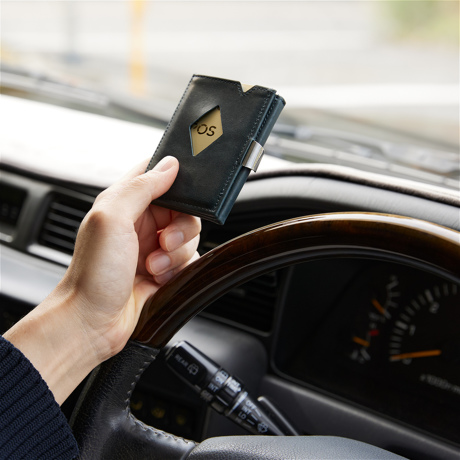 これ、名刺入れかと思った！｜１軍カードに直アクセス、コンパクト財布