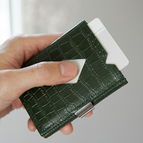 これ、名刺入れかと思った！｜１軍カードに直アクセス、コンパクト財布