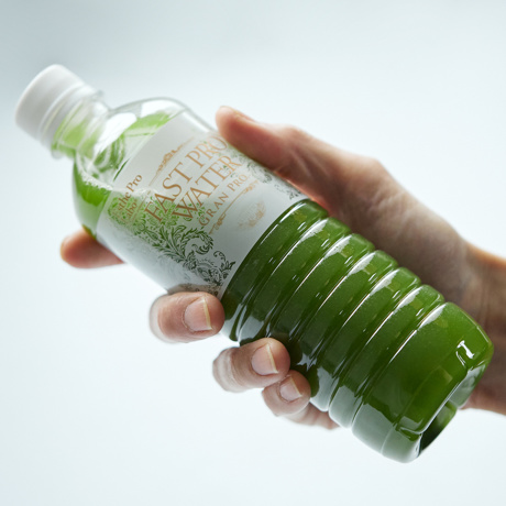 「単品ランチ」を栄養バランス食に｜グリーン9素材+植物発酵エキスが、大人の“不足“