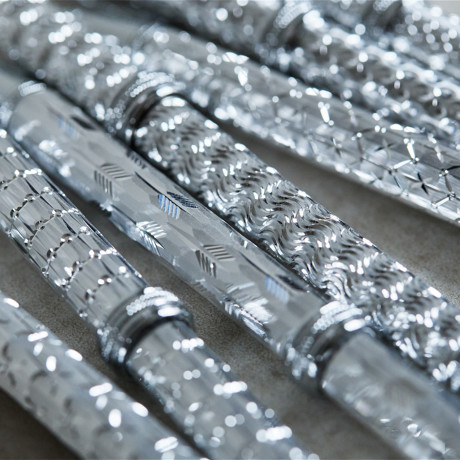 祝福のダイヤモンドカットを、人生の節目に｜職人がひと彫りずつ刻む、特別な輝き