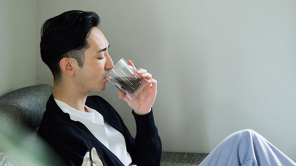 1日の終わりに、心鎮める一杯を｜期待吸収率3〜5倍、「水溶性CBD」配合ほうじ茶