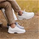 歩く足に、科学のスニーカーを｜スッと履けて、すっぽりフィット