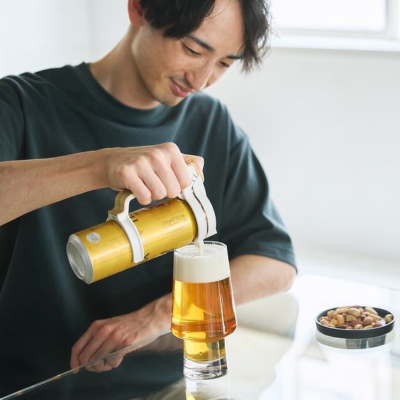 熟練の“トロ泡”！ 今日から缶ビール注ぎ名人に｜超音波で泡が長持ち、いつでも「おかわり泡」