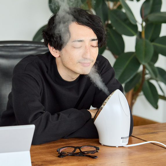 おつかれ顔に、ごほうびサウナ｜45℃のあったかスチームが、目に肌にキモチイイ
