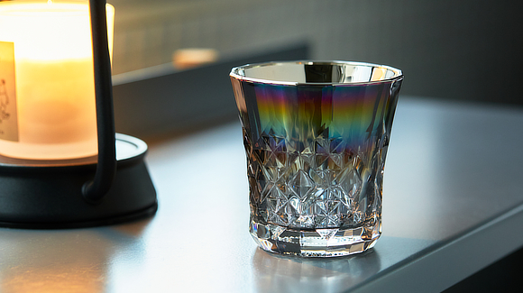 いつものお酒に、惚れ直す｜「純チタン」が奏でる光彩、お酒もまろやかに