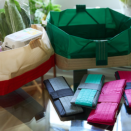 もう傾かない、パック弁当！ケーキ！寿司！｜1秒で開いて、広い底マチが出現