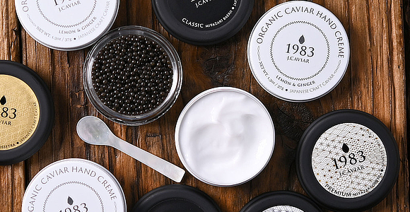 職人たちの手肌を守った、キャビアのベール｜ライトなつけ心地で、すぐに作業再開