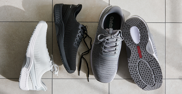 歩く足に、科学のスニーカーを｜スッと履けて、すっぽりフィット