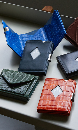 これ、名刺入れかと思った！｜１軍カードに直アクセス、コンパクト財布