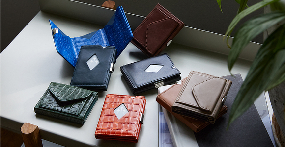 これ、名刺入れかと思った！｜１軍カードに直アクセス、コンパクト財布