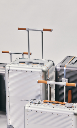 一緒に“歩きたい”スーツケース｜“気の利く”設計が、あなたの旅路に寄り添う