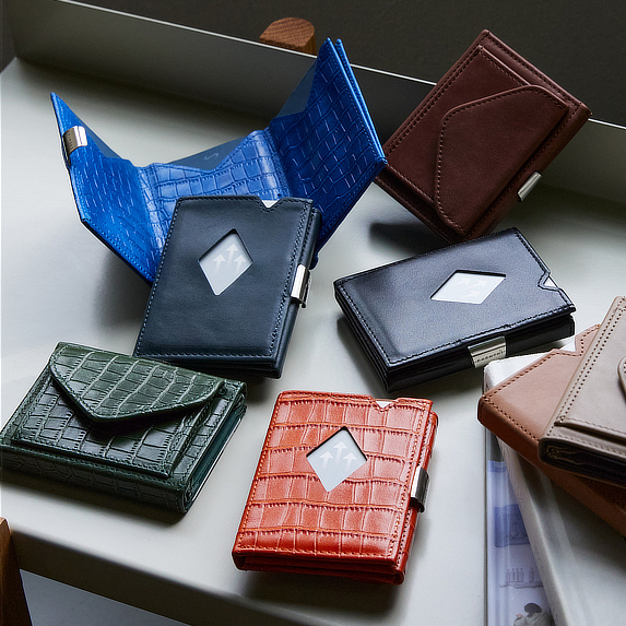 これ、名刺入れかと思った！｜１軍カードに直アクセス、コンパクト財布