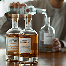 ボトルの中で“樽熟成”、ムフフ♡｜いつものウイスキーが樽チップで劇的アップグレード