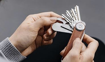 『鍵収納』をデザインする | もうドア前でも迷わないキーケース