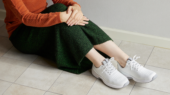 歩く足に、科学のスニーカーを｜スッと履けて、すっぽりフィット