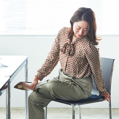 このポーズでお尻がほぐれるんだな（古賀）